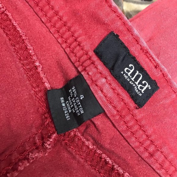 GUC $52 A.N.A Womens Size 4 Red Skinny Casual Disneybound Mickey Mouse Pants - Picture 9 of 9